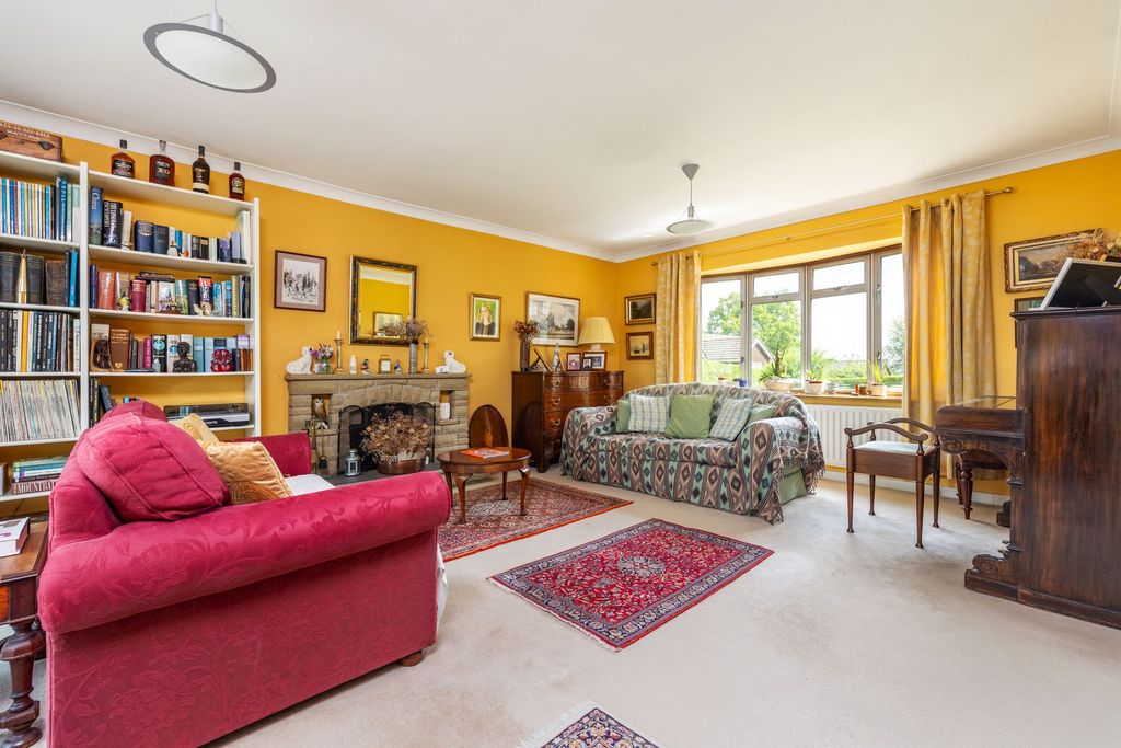 Property photo 2 of 11
