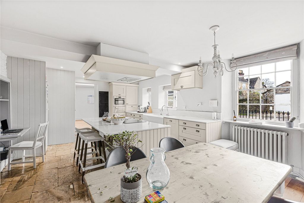 Property photo 2 of 16 Picture No. 02