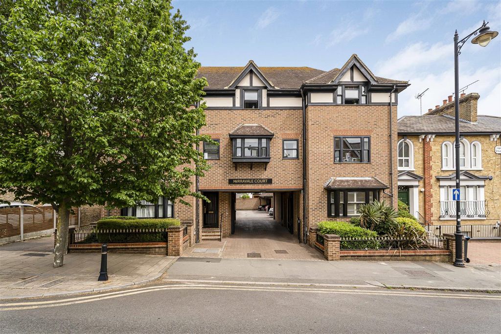 Property photo 1 of 17 1
