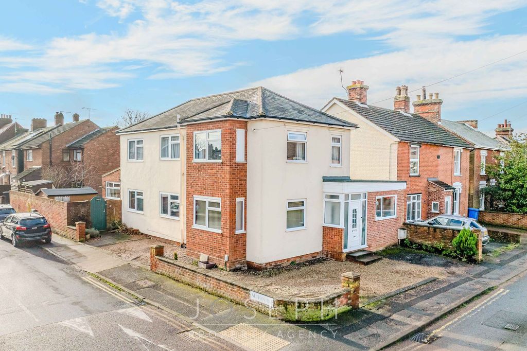 Property photo 1 of 24