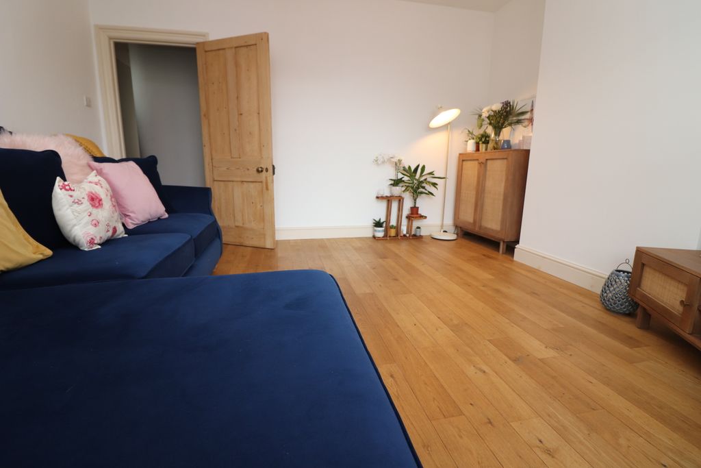 Property photo 3 of 11 Additional Photo Of Lounge