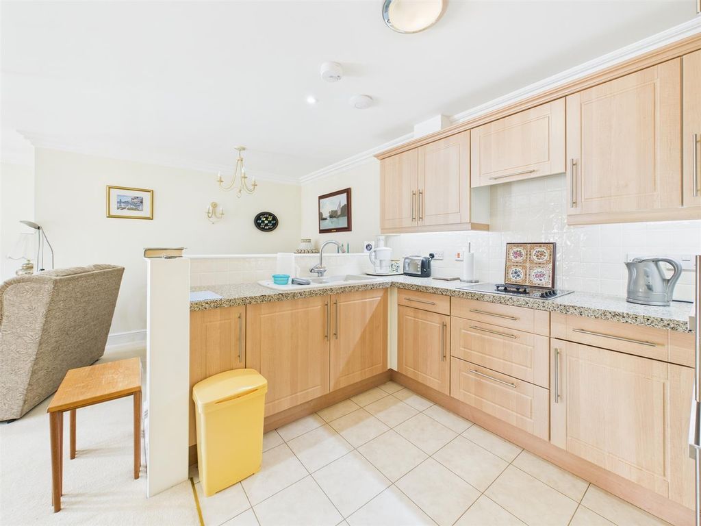 Property photo 2 of 13 Cam04116G0-Pr0276-Still007.Jpg