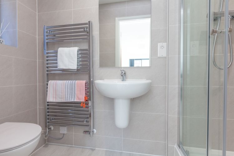 Property photo 2 of 6 En Suite Bedroom C