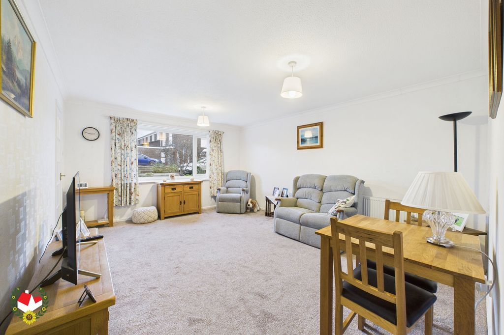 Property photo 2 of 11