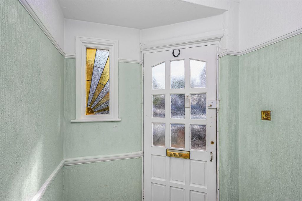 Property photo 2 of 25