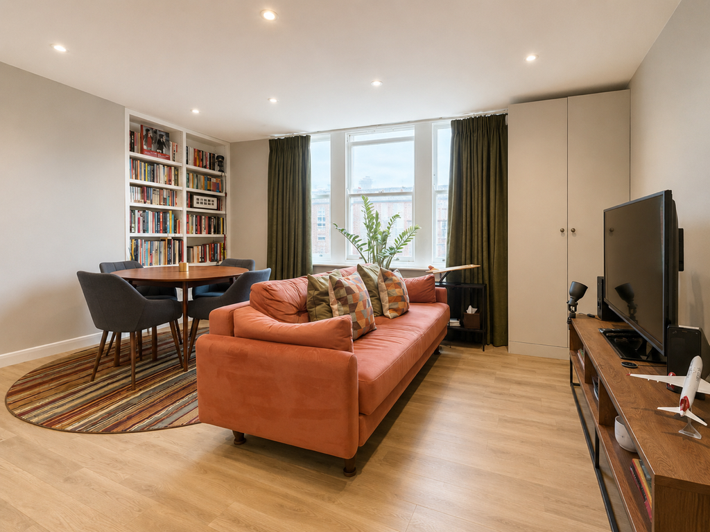 Property photo 1 of 11 Lounge