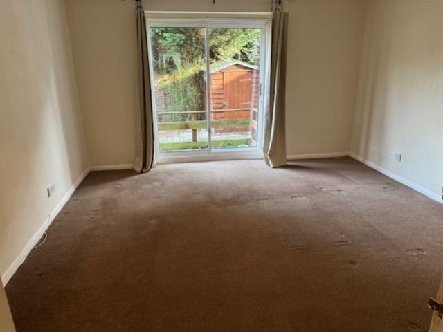 Property photo 3 of 6 29 Ballard Living Room