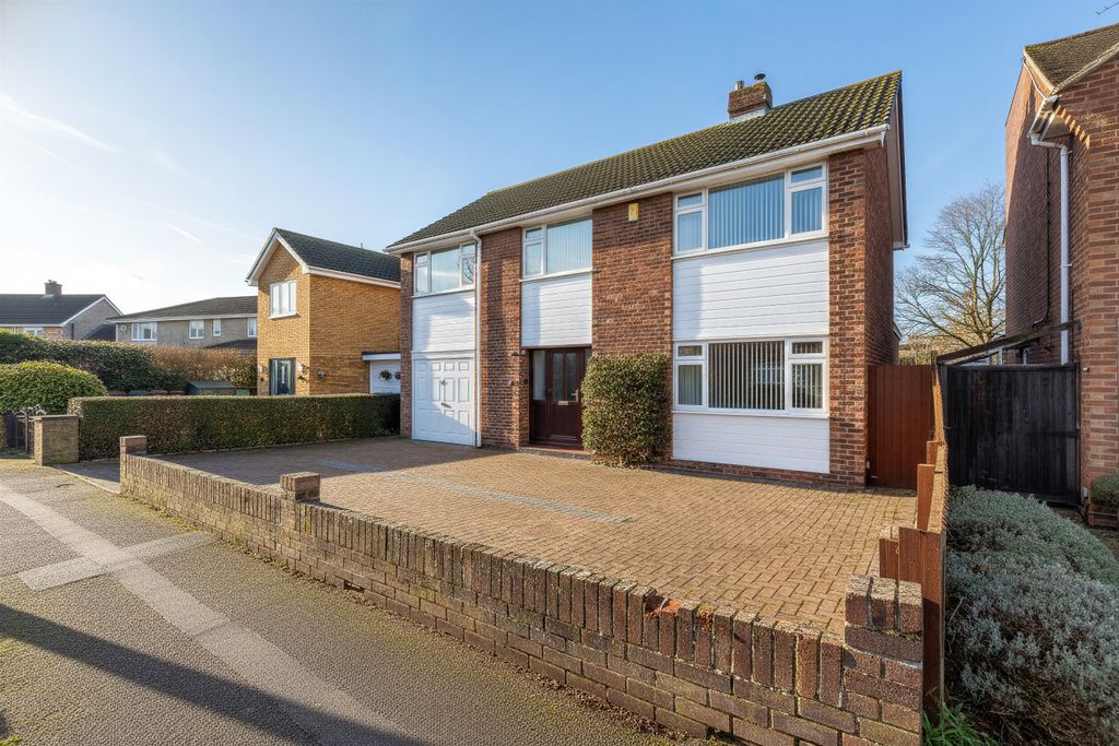 Property photo 1 of 20 Front