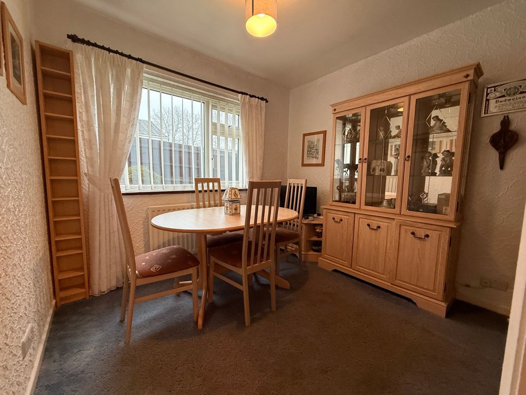 Property photo 3 of 10 Dining Room