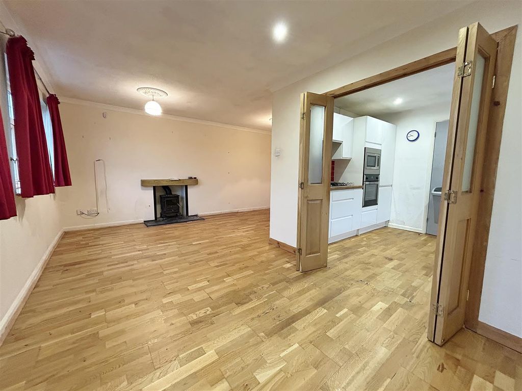 Property photo 3 of 14 Lounge Diner Kitchen