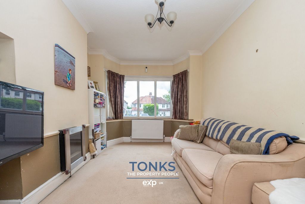 Property photo 2 of 11