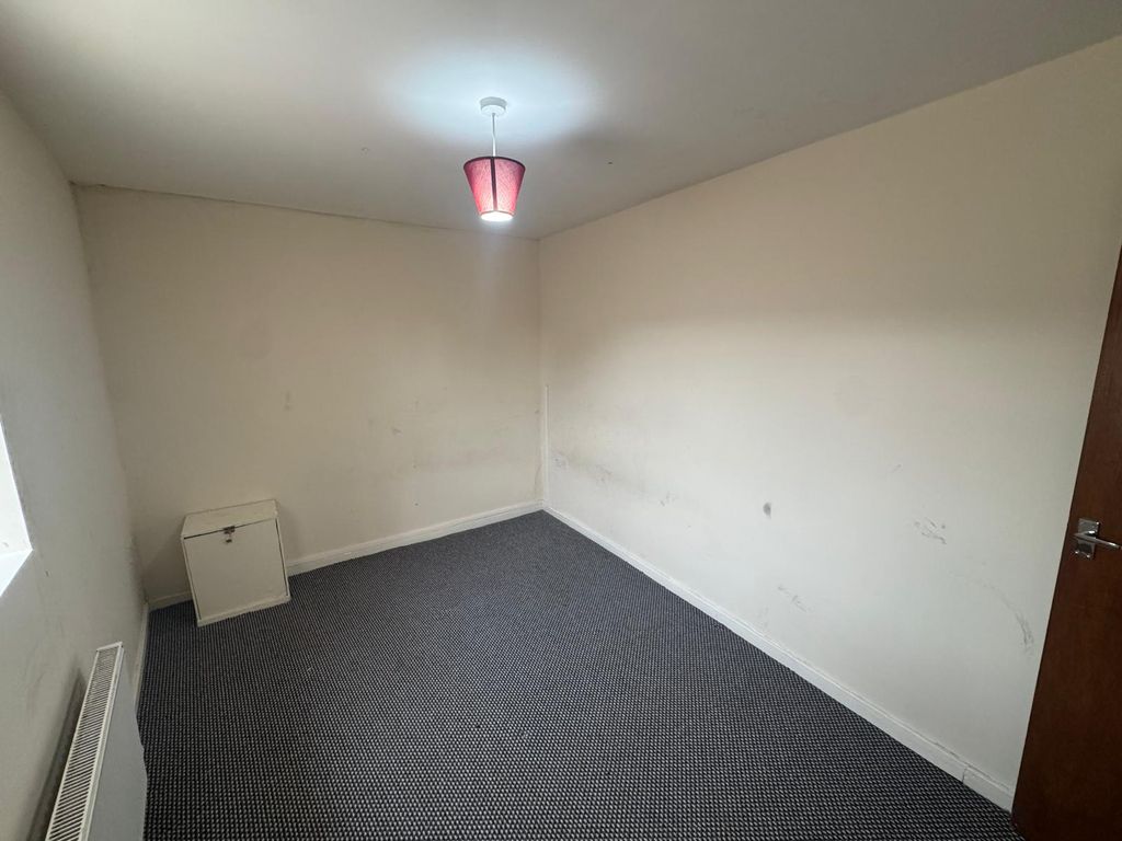 Property photo 3 of 9 Photo 2