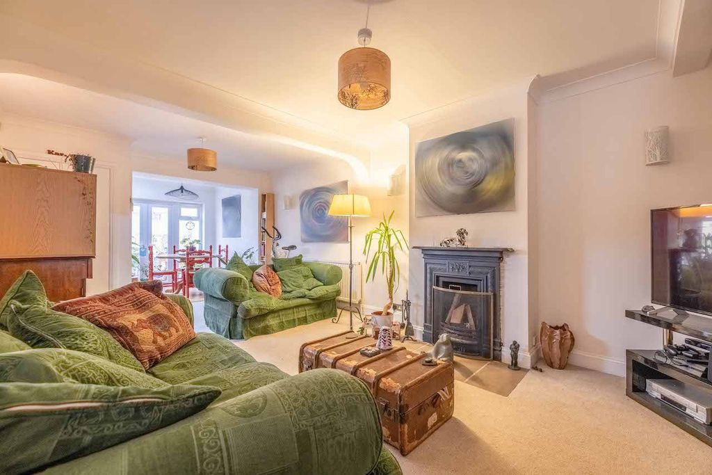 Property photo 3 of 22