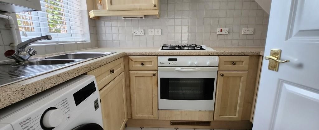 Property photo 3 of 12 Kitchen 1.Jpg