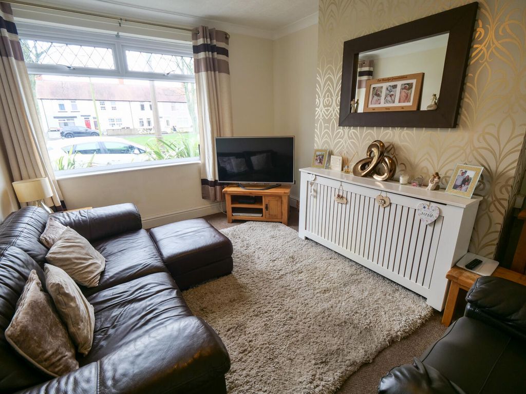 Property photo 2 of 10 Living Room