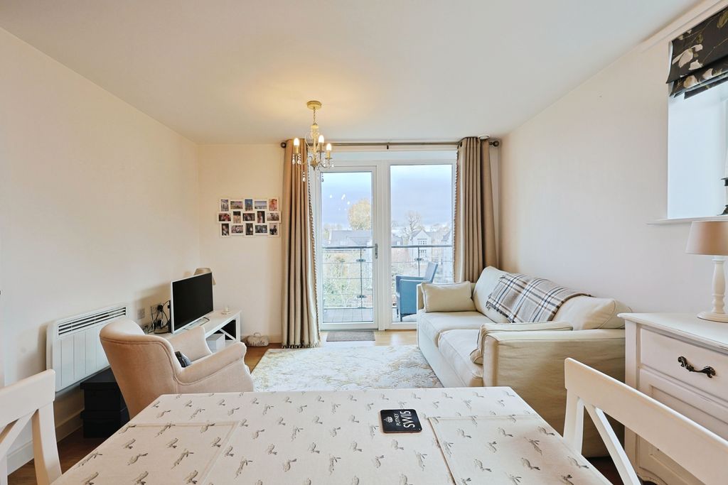 Property photo 3 of 20