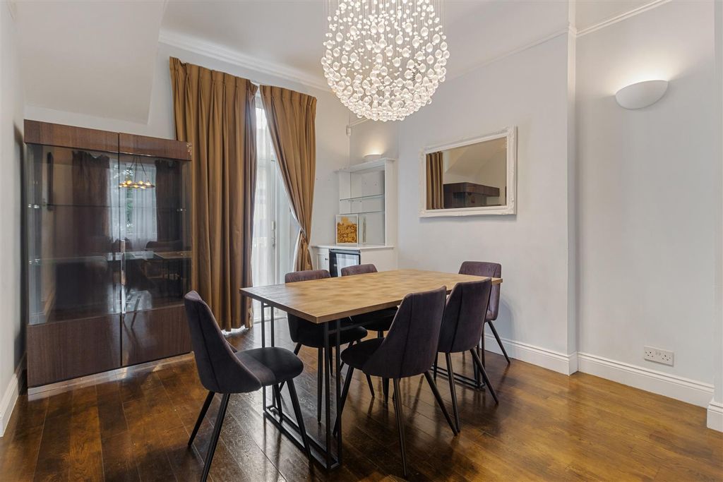 Property photo 2 of 12 Goldney Road-No Watermark-10.Jpg