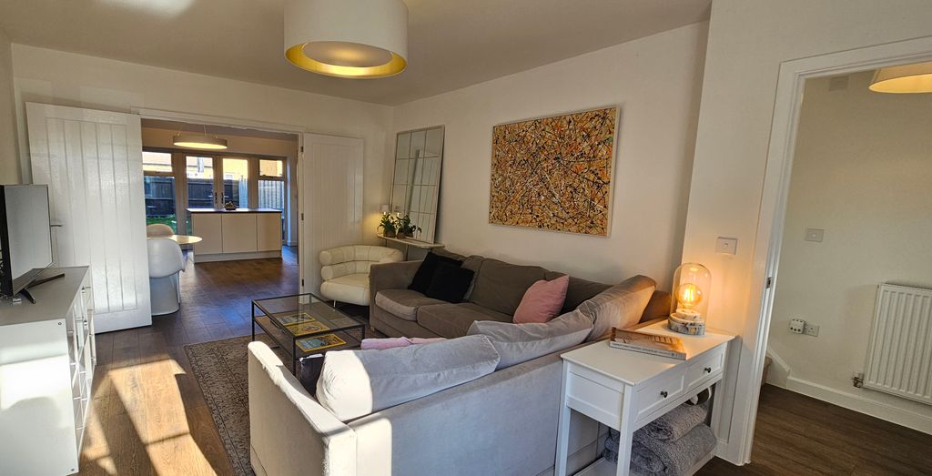 Property photo 3 of 23