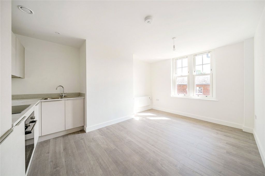 Property photo 3 of 10 Picture No. 06