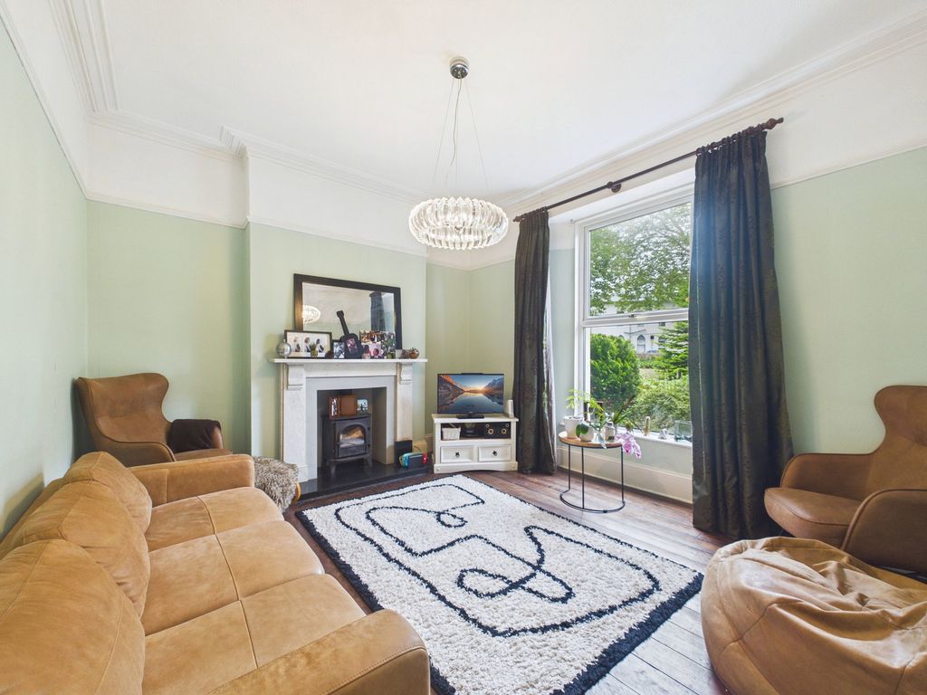 Property photo 3 of 31