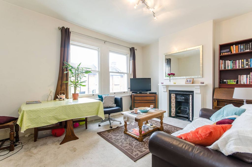 Property photo 1 of 8