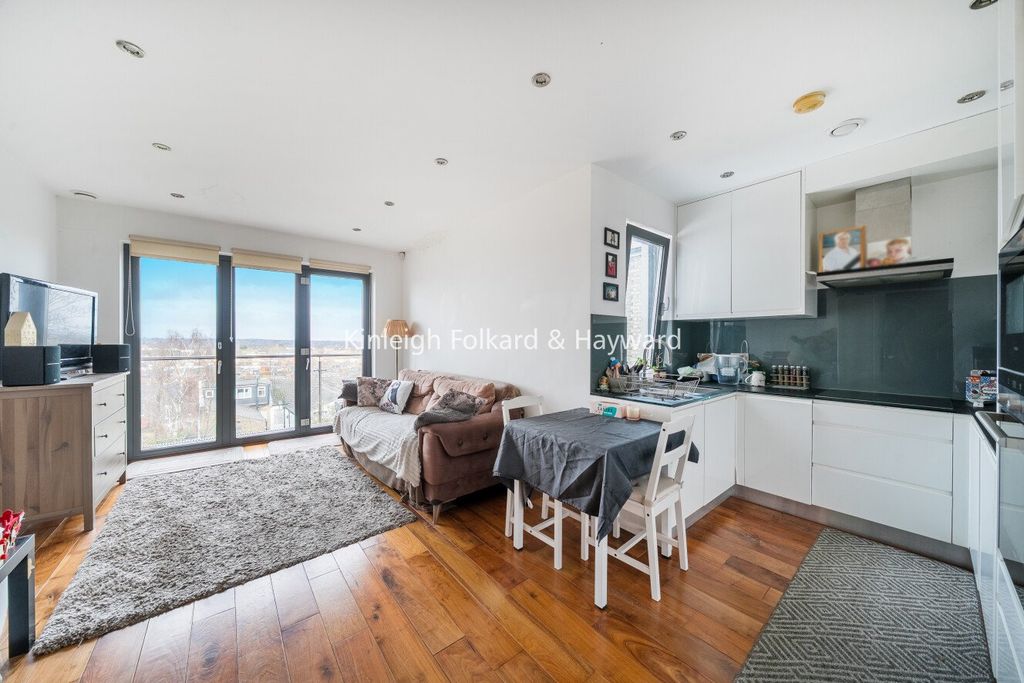 Property photo 2 of 11 Picture No. 21