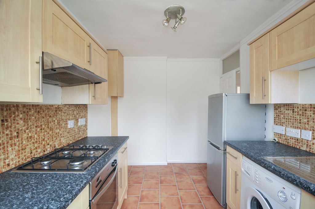 Property photo 2 of 8 Kitchen
