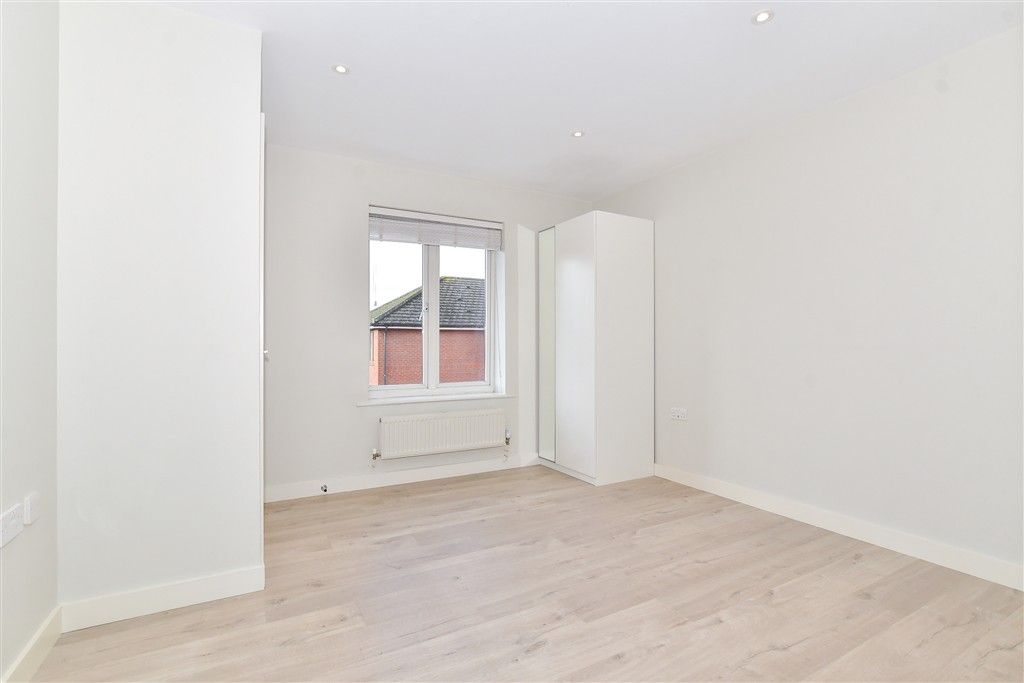 Property photo 2 of 7 Bedroom