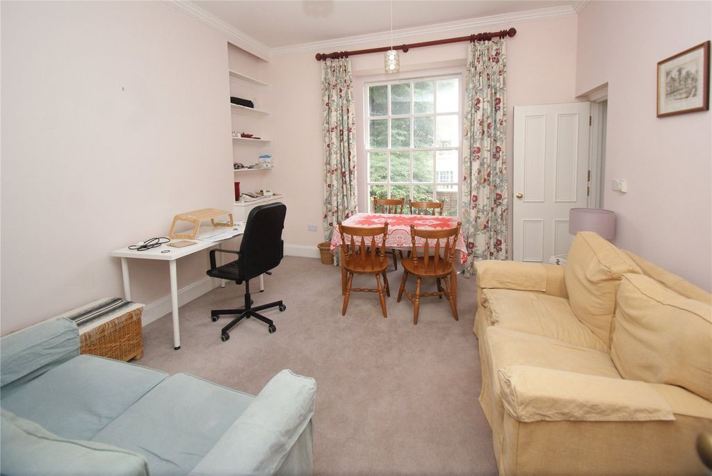 Property photo 2 of 7 Picture No. 06