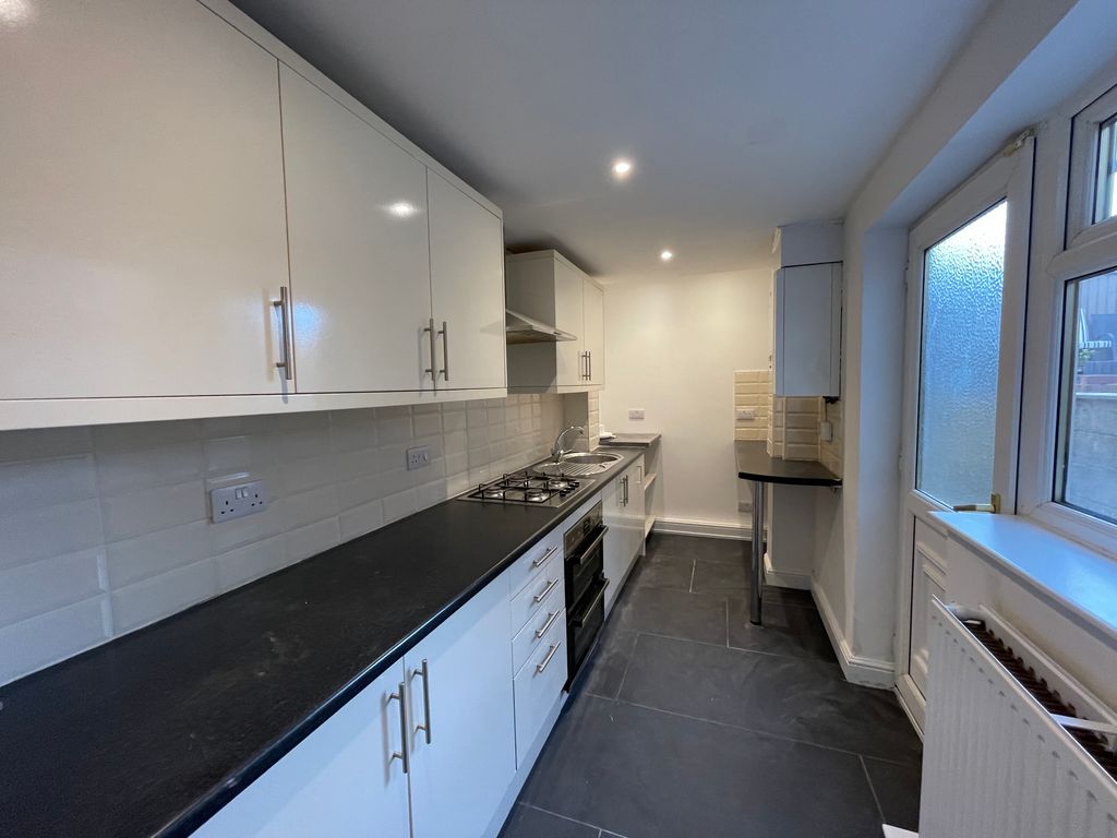 Property photo 2 of 7 Communal Kitchen