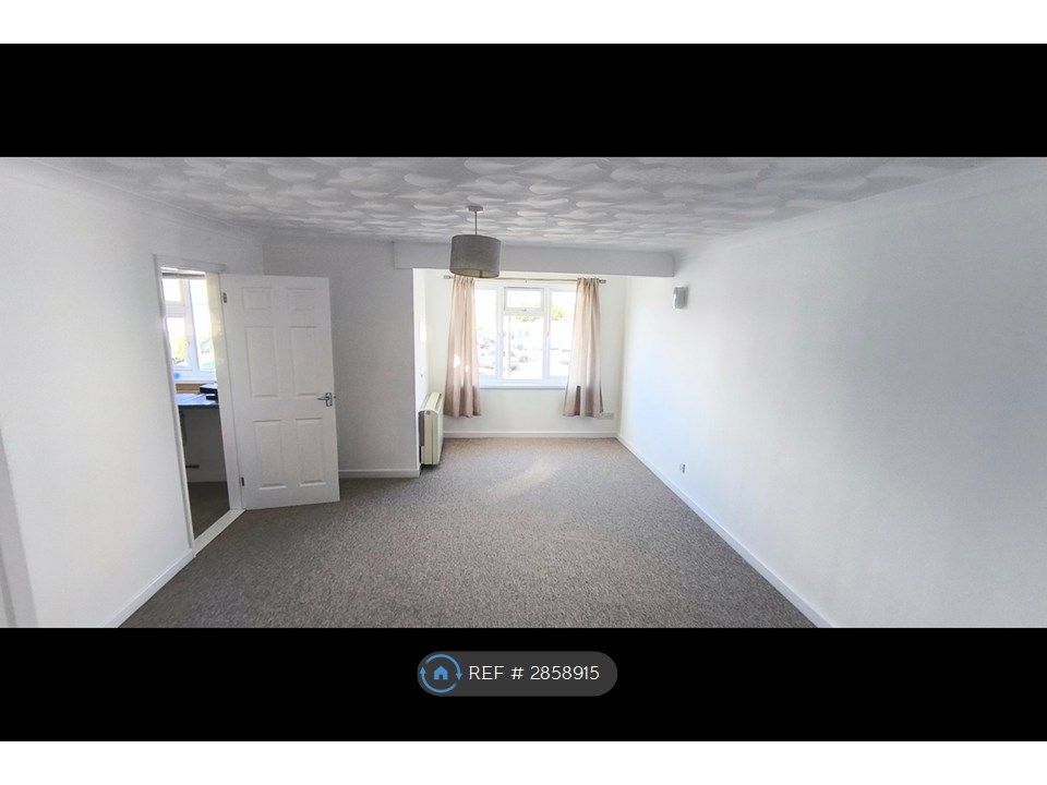 Property photo 2 of 15 Living Room