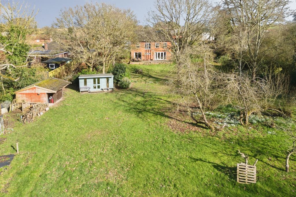 Property photo 3 of 27