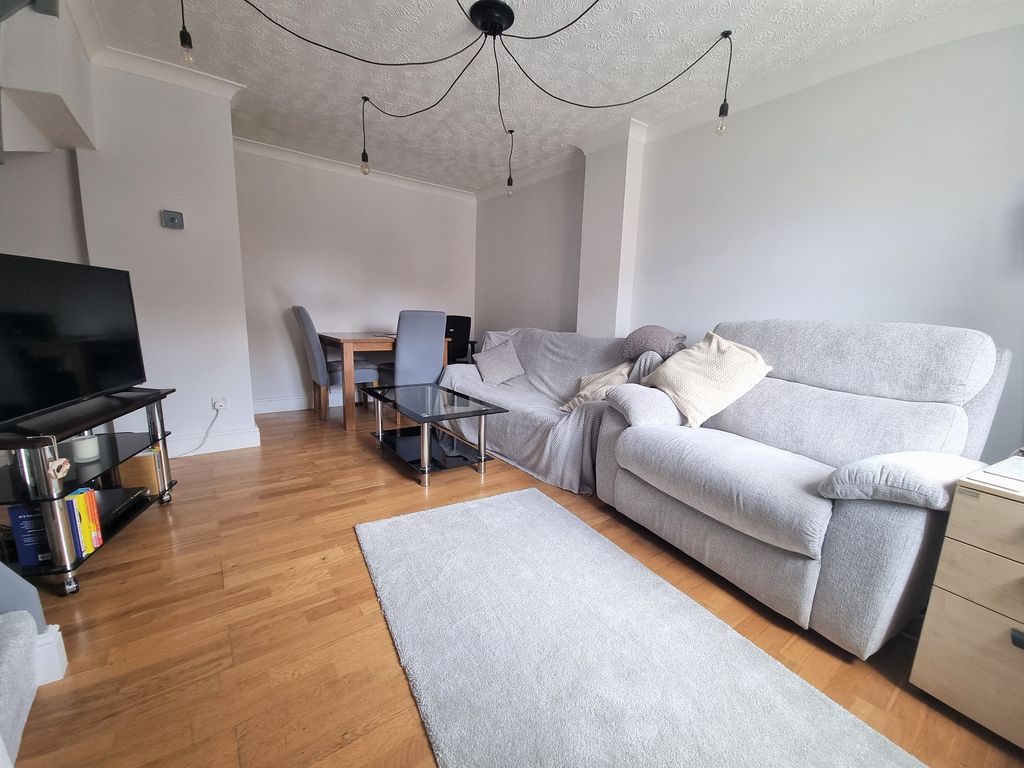 Property photo 2 of 9 Front