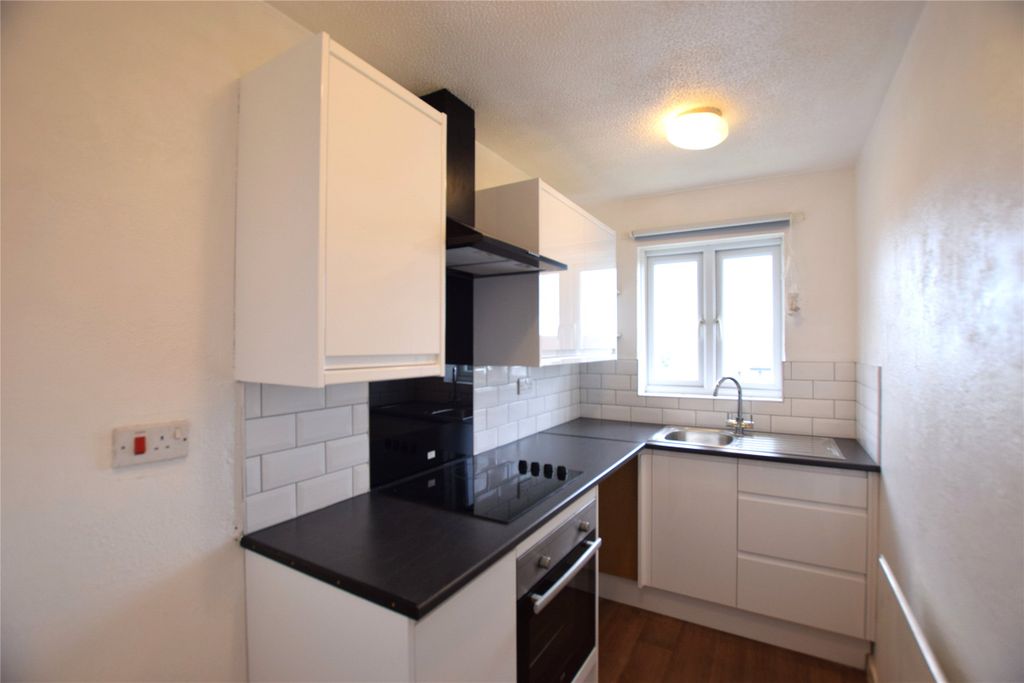 Property photo 1 of 7 Kitchen