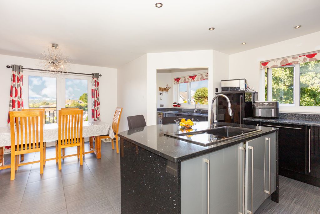 Property photo 3 of 37 Kitchen/Diner & Utility Room