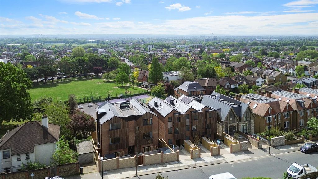 Property photo 1 of 21 Cottenham Park Road, 37, 2 Drone (2).Jpg
