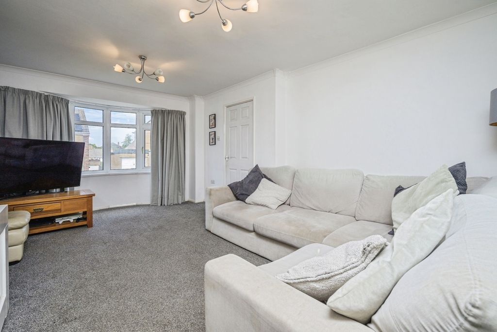 Property photo 3 of 16 Pbox-Img.Jpg