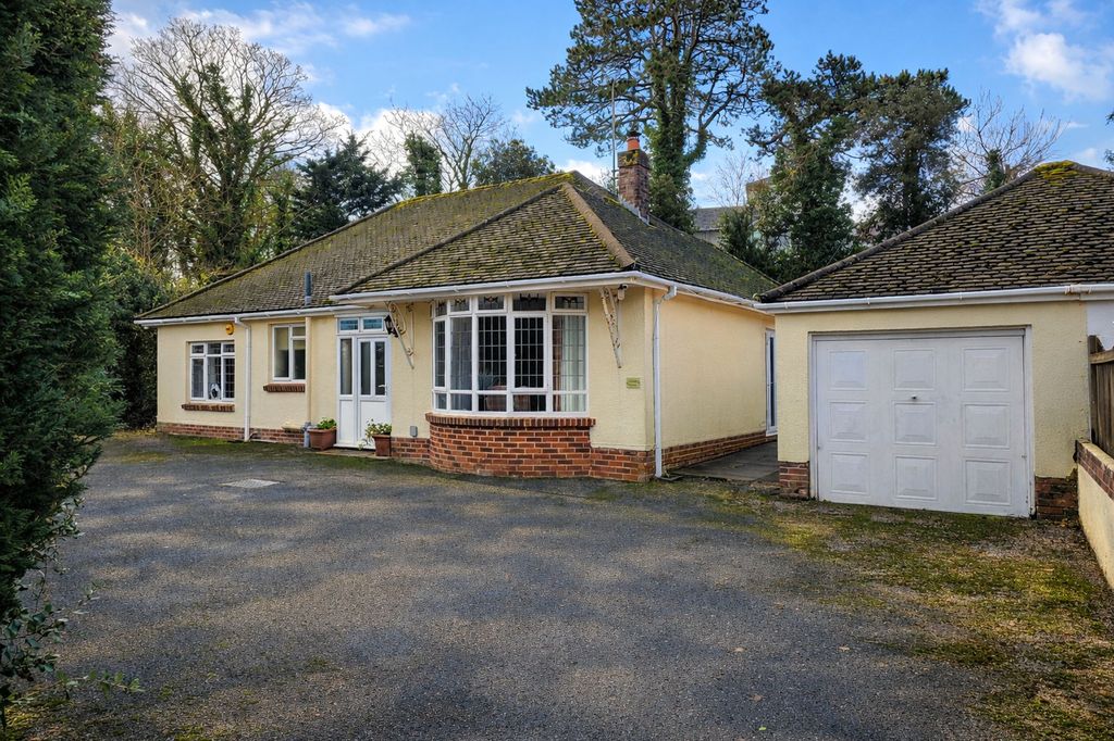 Property photo 2 of 20