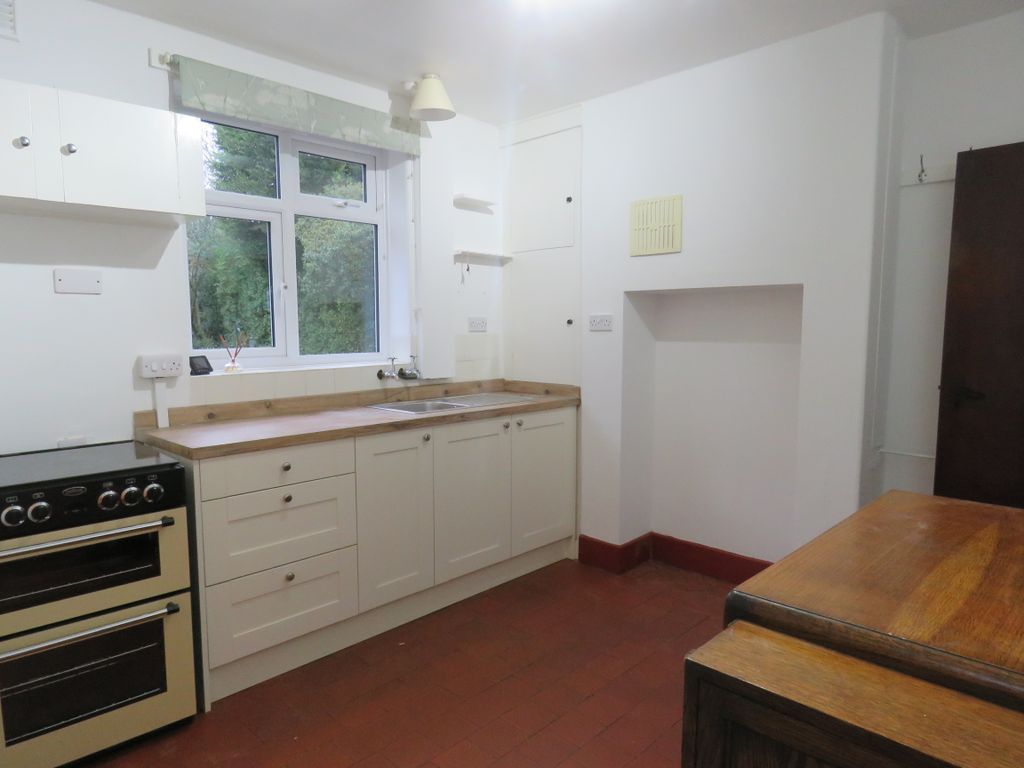 Property photo 3 of 14 Kitchen