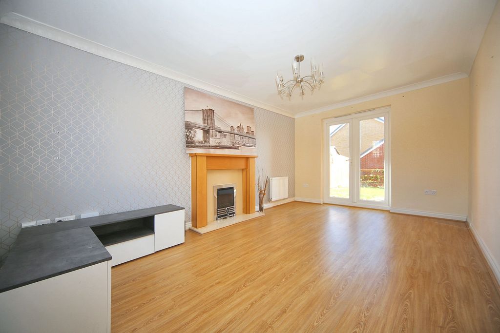 Property photo 2 of 25