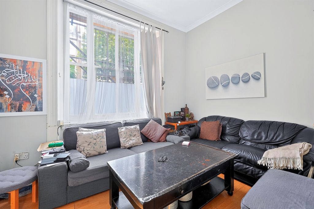 Property photo 2 of 6