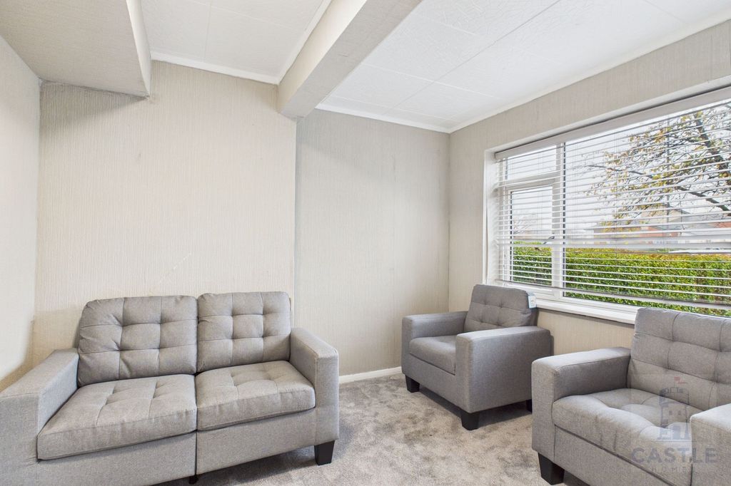 Property photo 3 of 5 Living Room