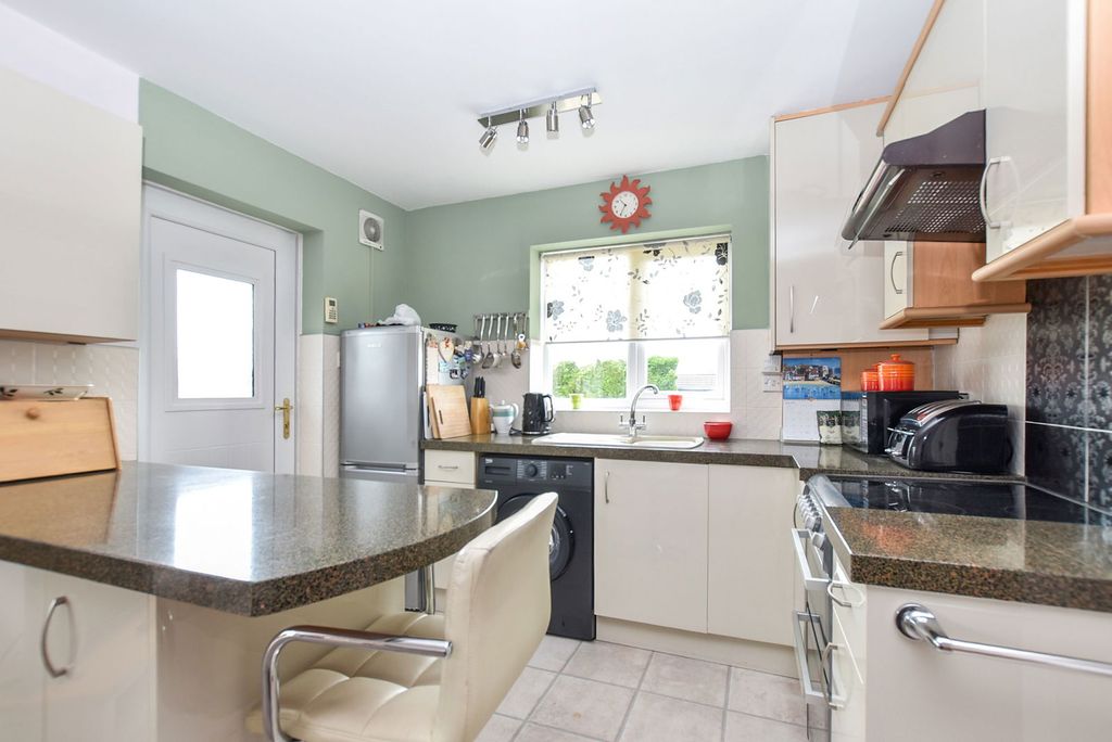 Property photo 2 of 19