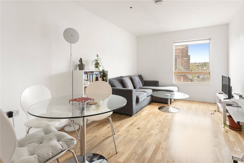 Property photo 1 of 10 Reception Room