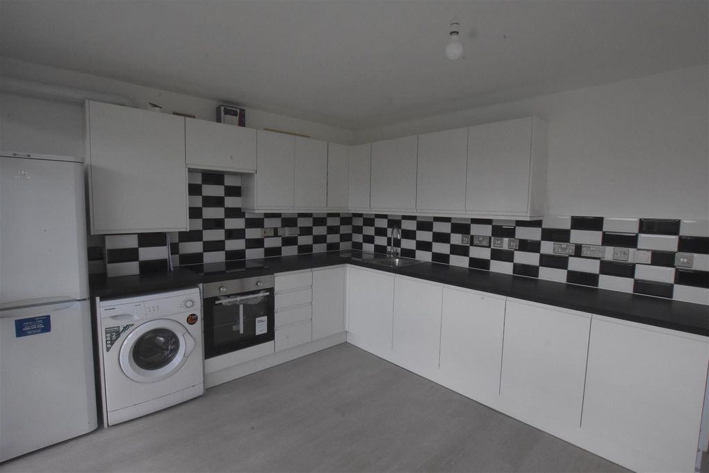 Property photo 2 of 10 Kitchen New.Jpg