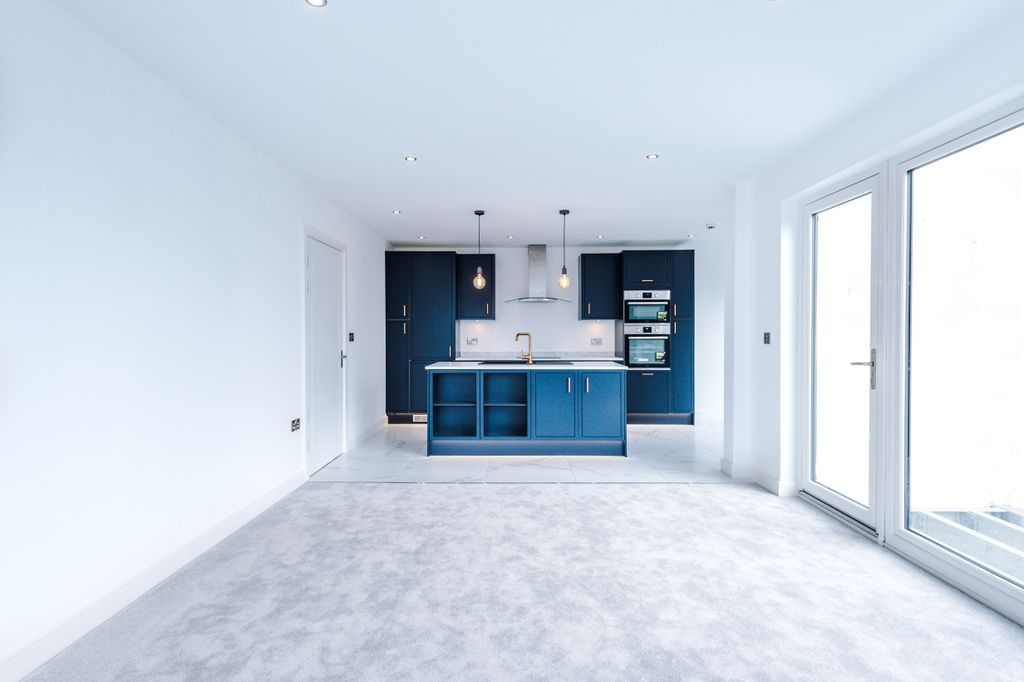 Property photo 3 of 6 Photo 4