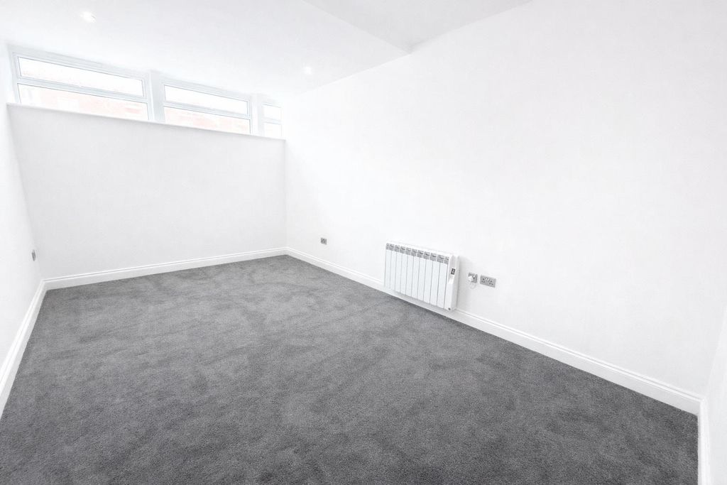 Property photo 3 of 4 Bedroom.Png