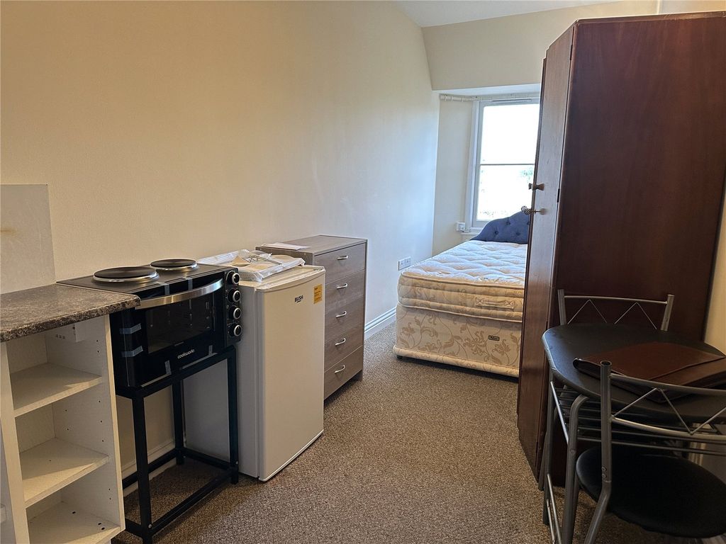 Property photo 3 of 8 Picture No. 05