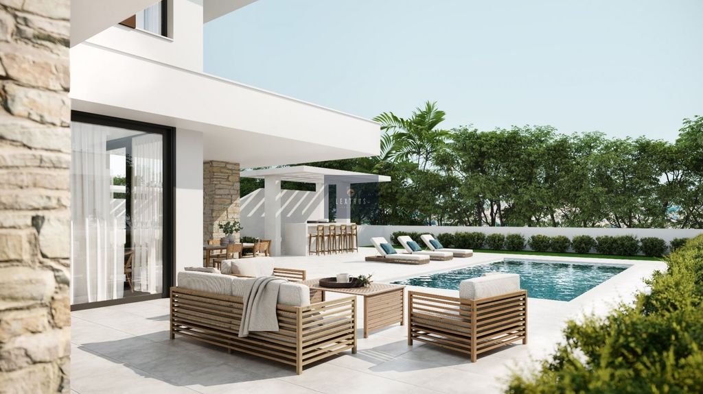 Property photo 3 of 23