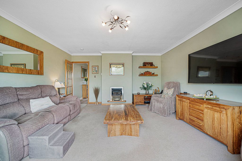 Property photo 3 of 25